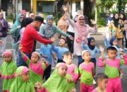 Pj Gubernur Sulsel Ajak Anak PAUD Senam dan Bermain untuk Latih Kemandirian