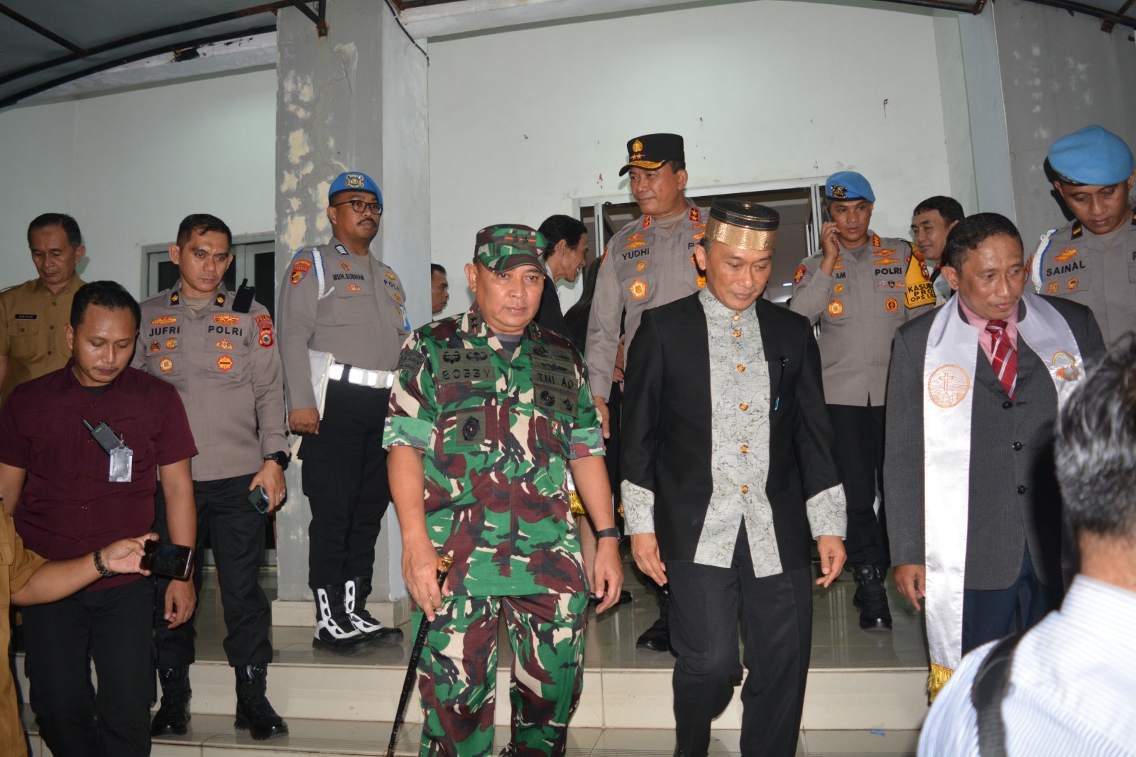 Pangdam XIV/Hasanuddin dan Forkopimda Pantau Misa Natal di Makassar
