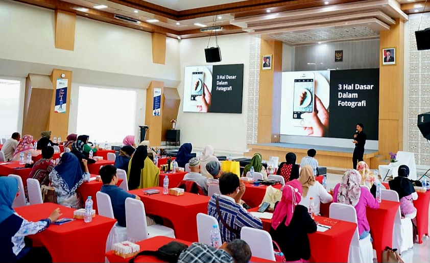 Peduli UMK, Pertamina Patra Niaga Regional Sulawesi Gelar Pelatihan Fotografi   