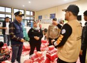 Tinjau Lokasi Pengungsi Banjir, Prof Zudan Pastikan Dapur Umum Siap Layani Korban
