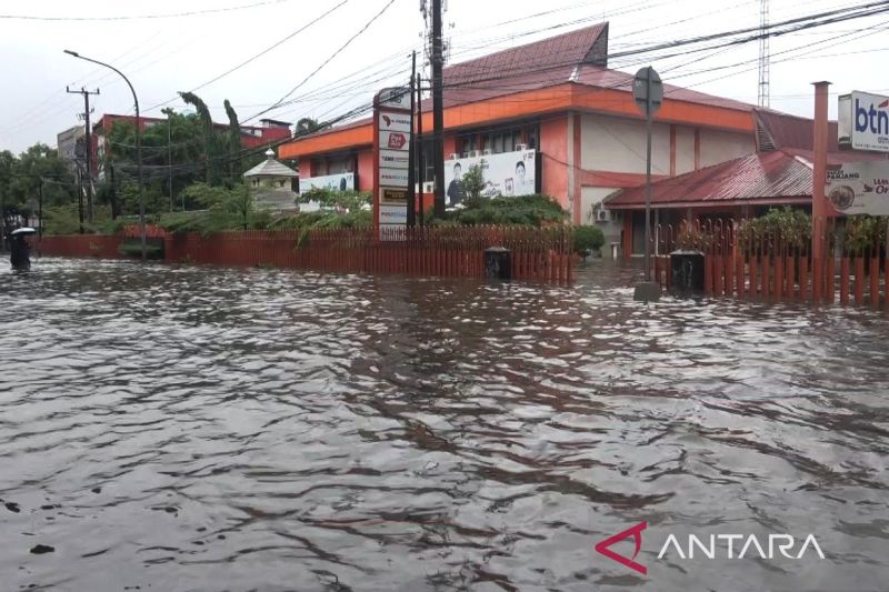 Hujan Deras Seharian, Kota Makassar Dikepung Banjir