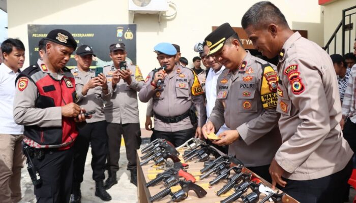 Polres Palopo Periksa Kelengkapan Administrasi dan Kondisi Senpi Personel