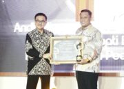 Pj Bupati Bone Raih Penghargaan Kepala Daerah Peduli Penyiaran di KPID Awards 2024