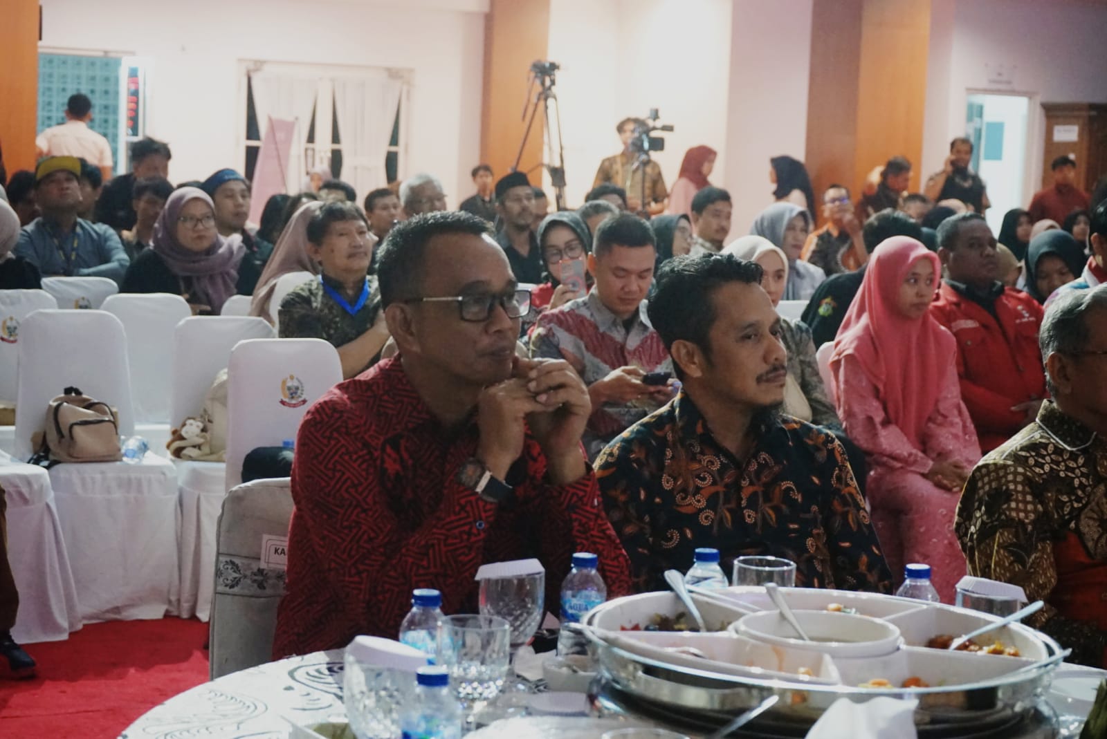 Kadis Kominfo-SP Lutim Hadiri KPID Awards Sulsel 2024