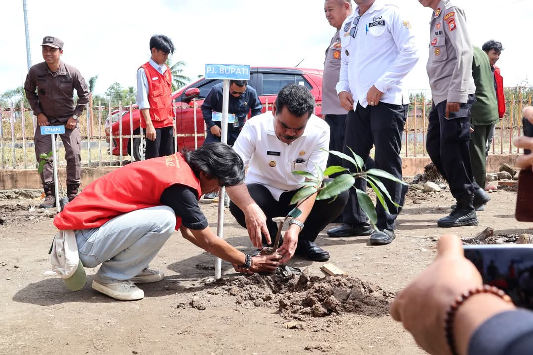 Tanam Pangan dan Inovasi Desa, Pj Bupati Pinrang Dorong Kemajuan Berkelanjutan
