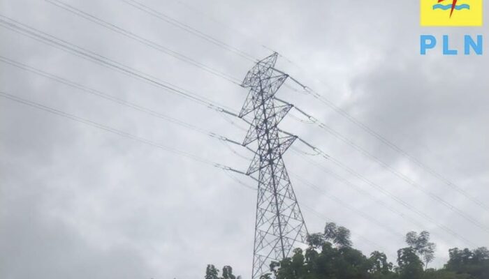 Berjuang di Tengah Badai, PLN ULTG Sidrap Jaga Keandalan Listrik