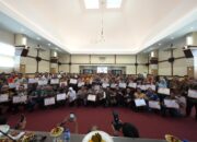 Menko PMK Pratikno Serahkan Bantuan Rp14,4 Miliar untuk Penanganan Bencana di Sulsel