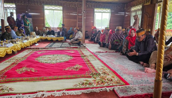 Zulkifli Yusuf Dinobatkan sebagai Karaeng Sanrobone ke-29