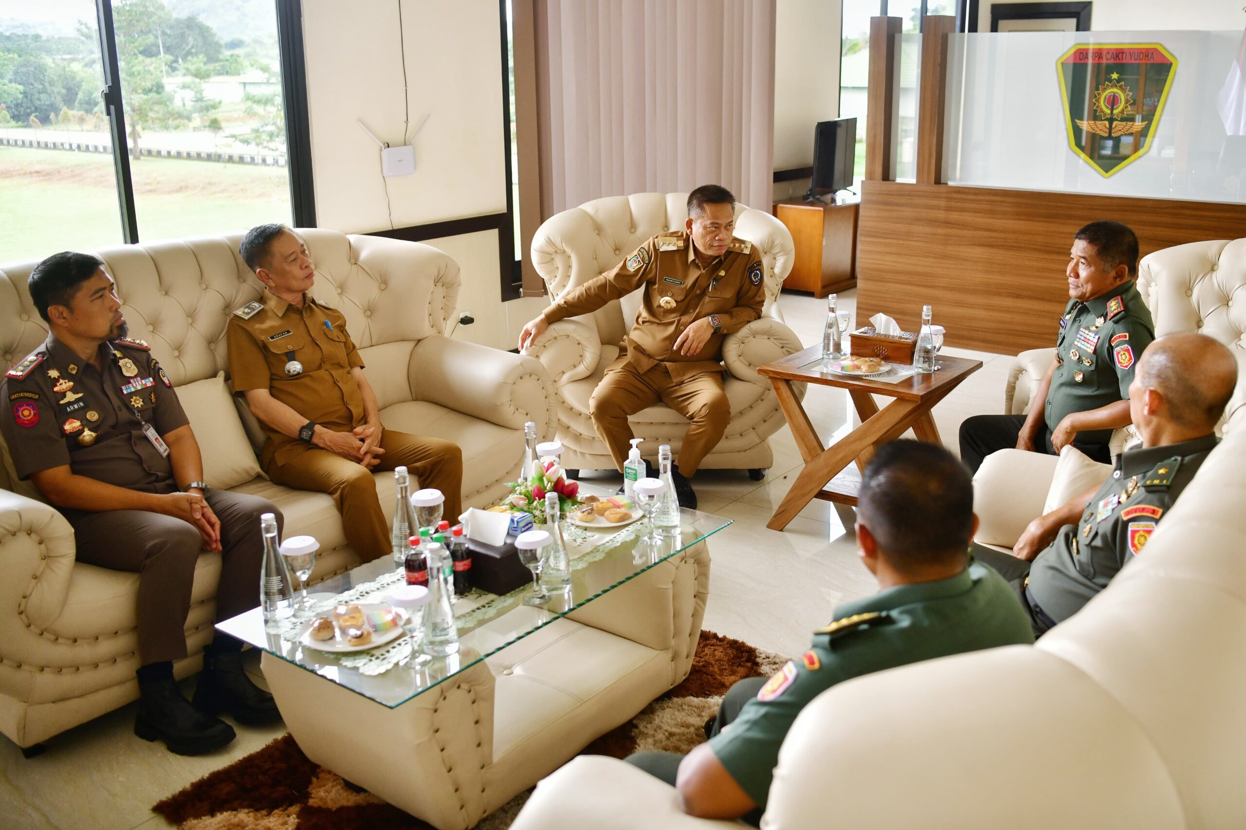 Perkuat Kolaborasi, Prof Fadjry Silaturahmi ke Mako Pangdivif 3 Kostrad di Gowa