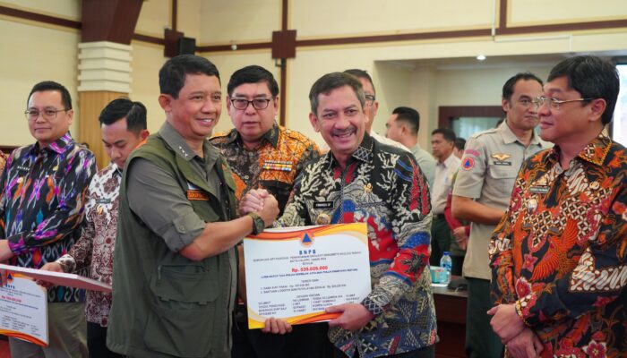 Rapat Penanganan Bencana, Menko PMK Minta Sulsel Tingkatkan Kesiagaan