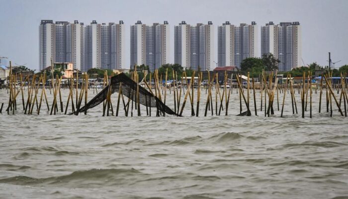 KKP Ultimatum Pembongkaran Pagar Laut Misterius