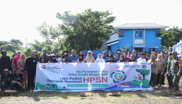 DLH Makassar Tanam 200 Pohon di TPS 3R Untia dalam Peringatan HPSN 2025