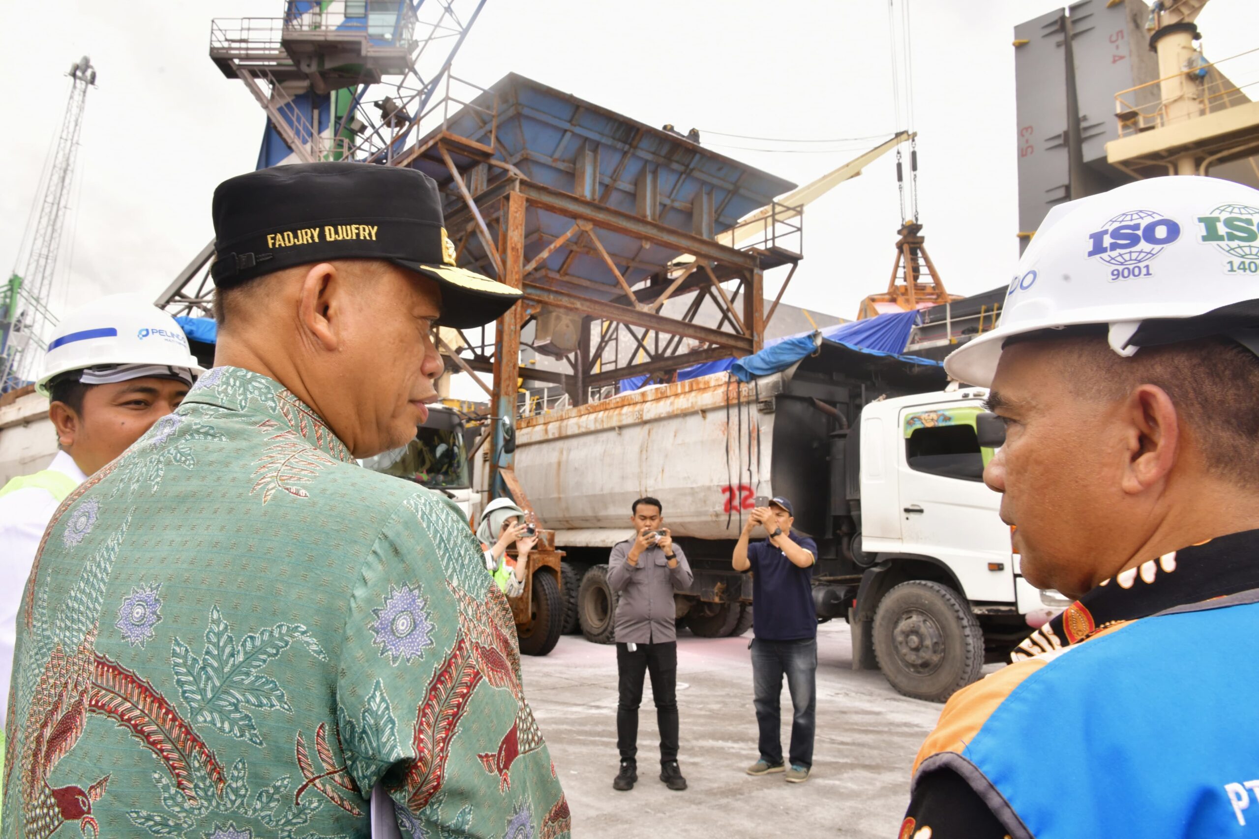 Pj Gubernur Sulsel Pangkas Penghambat Arus Distribusi Pupuk