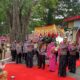 Kunjungi Polres Luwu, Kapolda Sulsel Disambut Tradisi Adat Padduppa