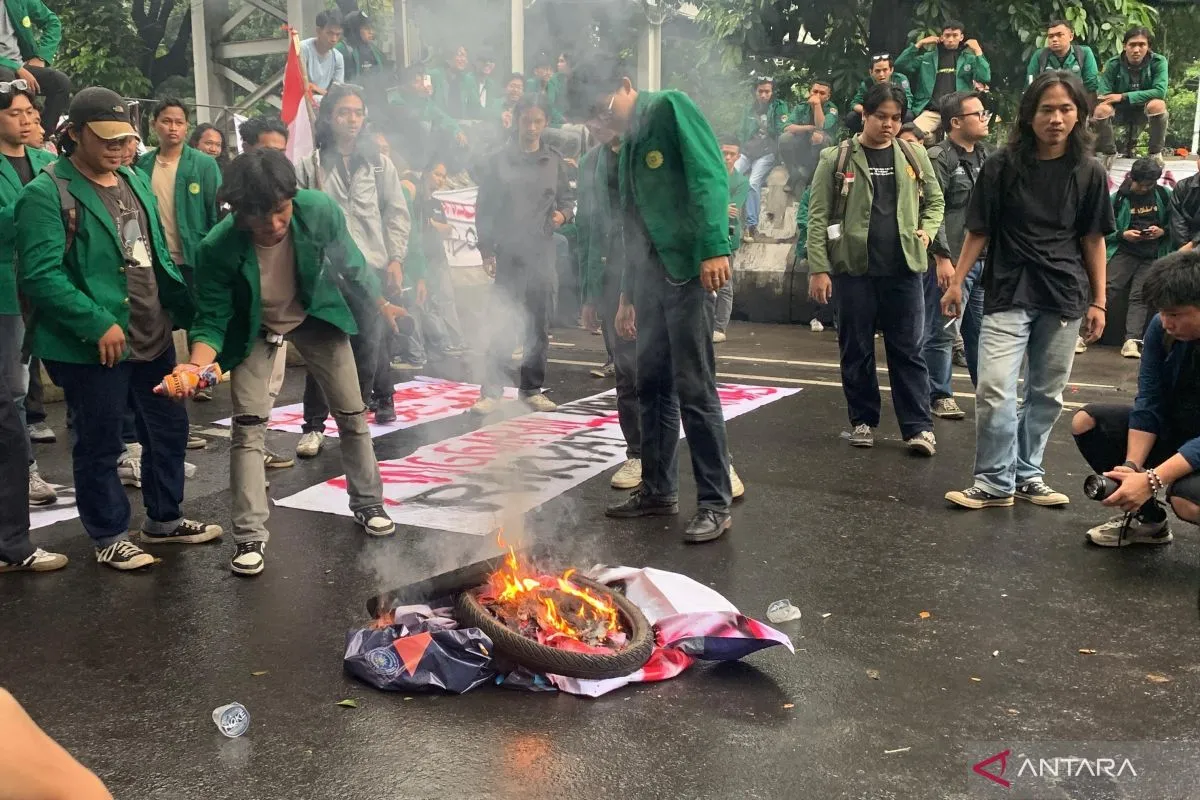 Demo Indonesia Gelap, Mahasiswa Tuntut Transparansi dan Evaluasi Kebijakan