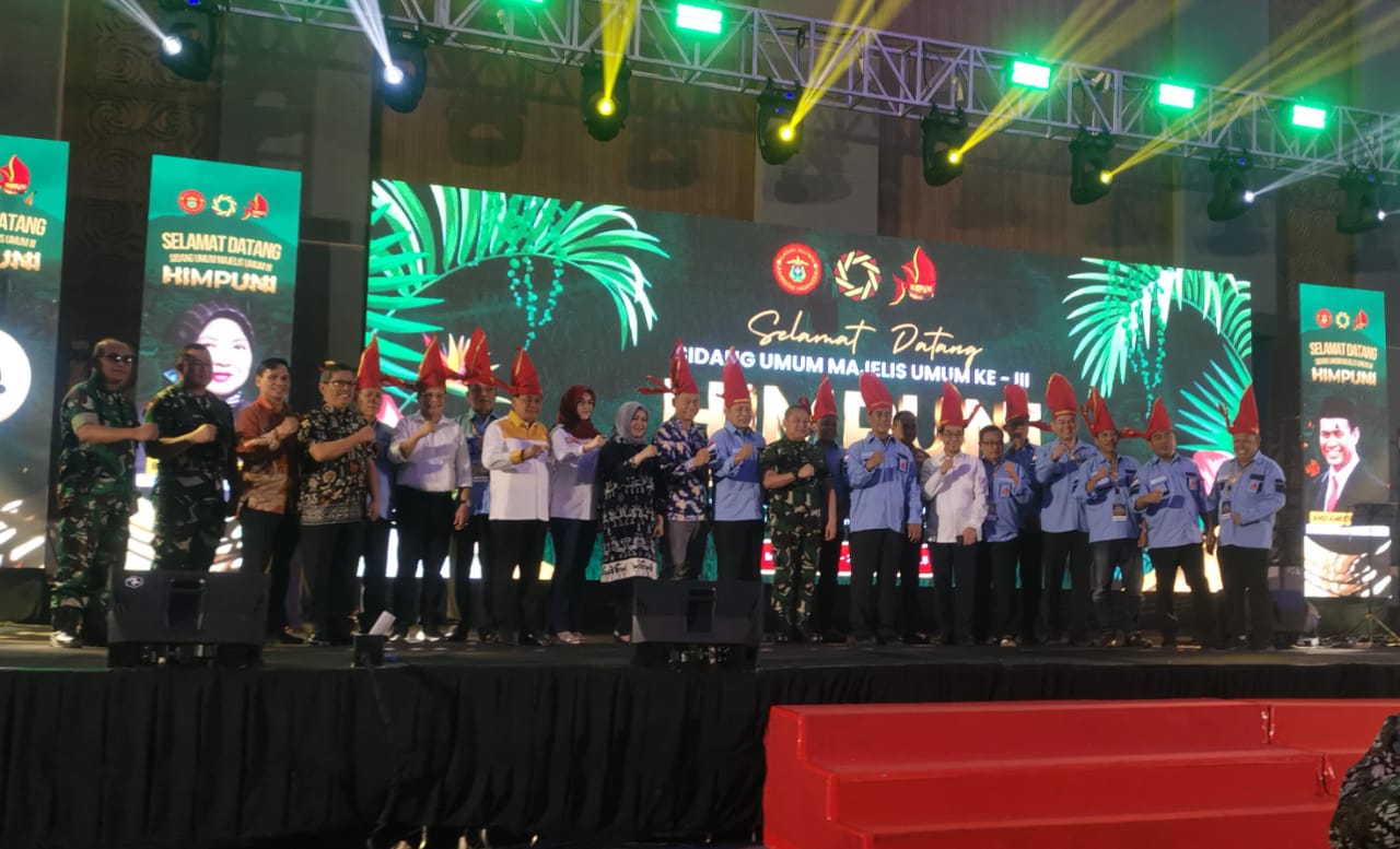 Menteri Pertanian dan Wakil Gubernur Sulsel Hadiri Himpuni di Makassar