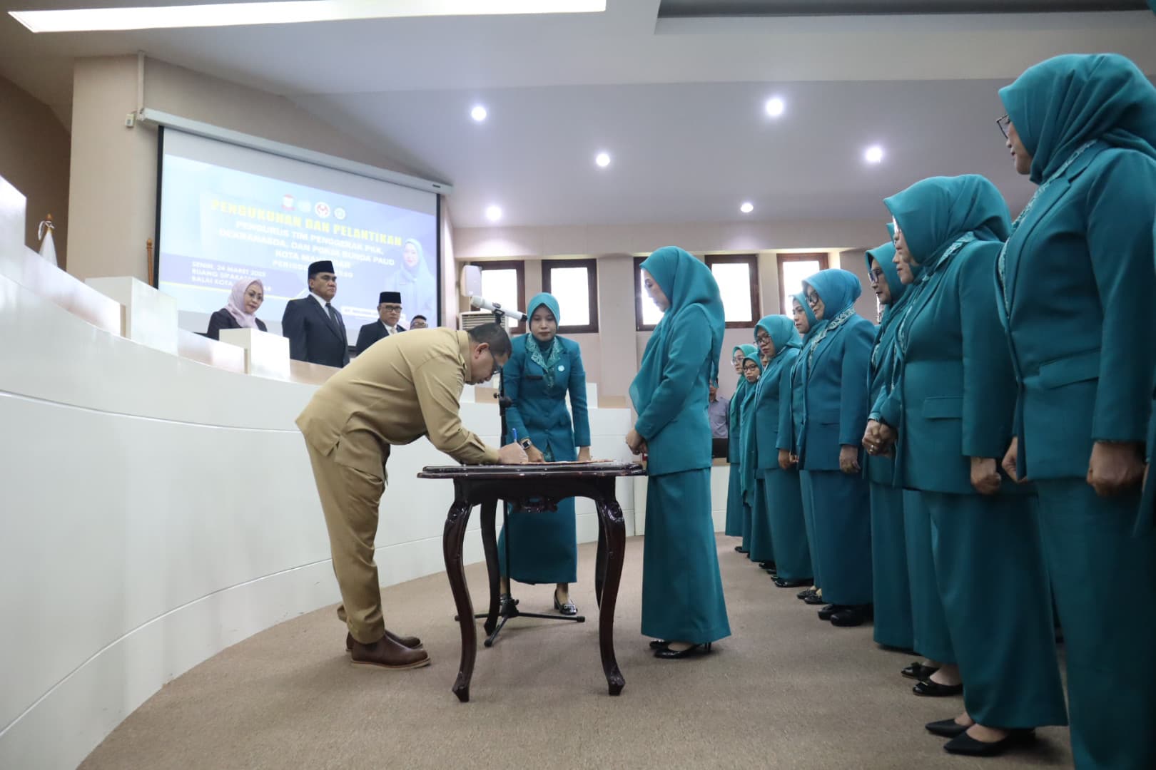 Lantik Pengurus TP PKK, Dekranasda, dan Pokja Bunda PAUD, Ini Harapan Wali Kota Makassar Munafri