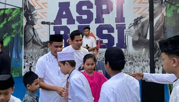 Jelang Lebaran, Anggota Komisi III DPR RI Rudianto Lallo Berbagi Kebahagiaan ke Anak Panti Asuhan di Makassar