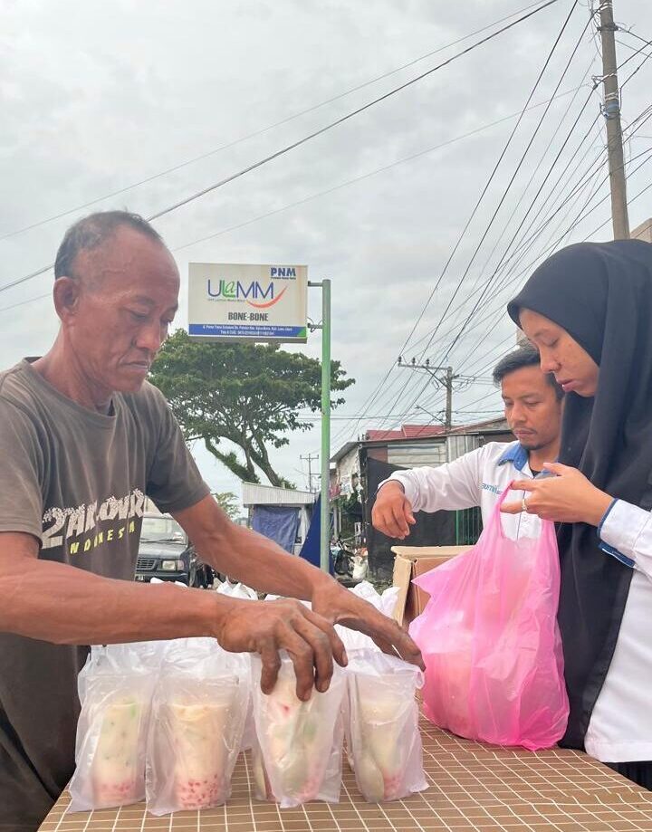 PNM Palopo Berbagi Takjil, Wujud Kepedulian di Bulan Ramadan