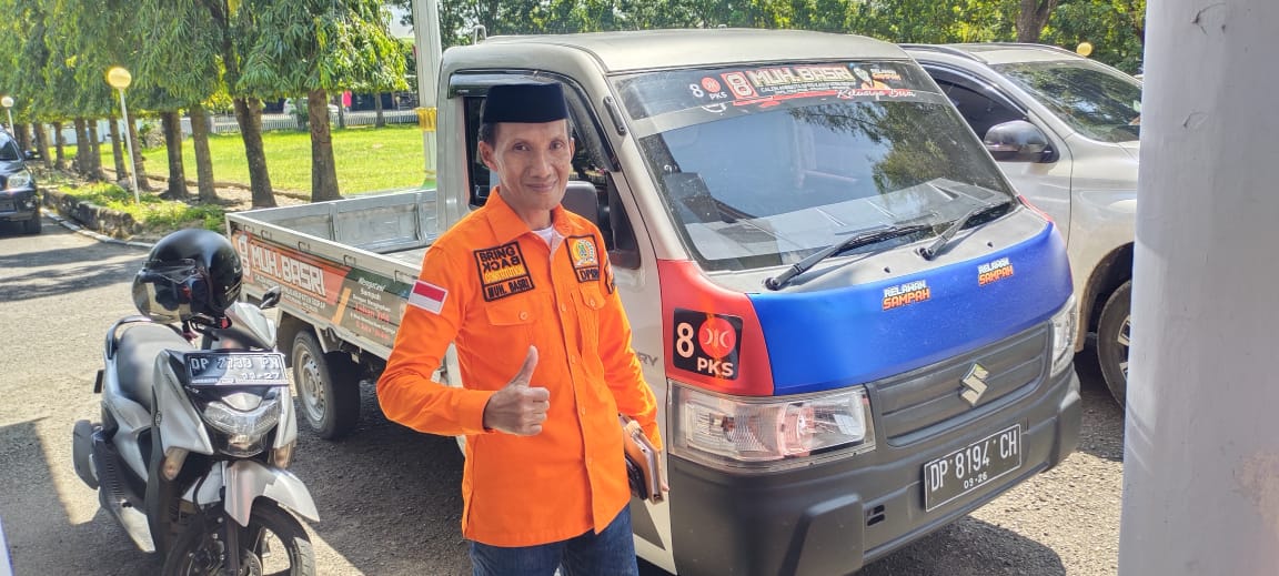 Kesederhanaan Anggota DPRD Sidrap, Pilih Mobil Pickup Tua sebagai Randis