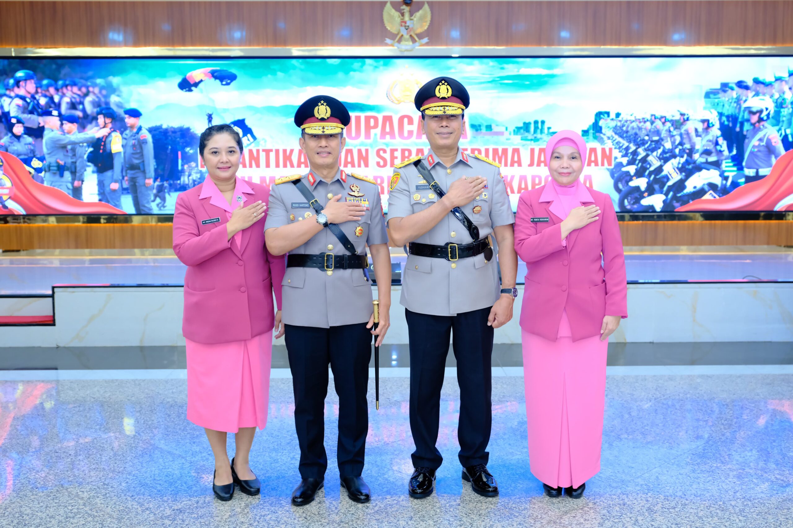 Kapolri Lantik Irjen Pol Rusdi Hartono sebagai Kapolda Sulsel