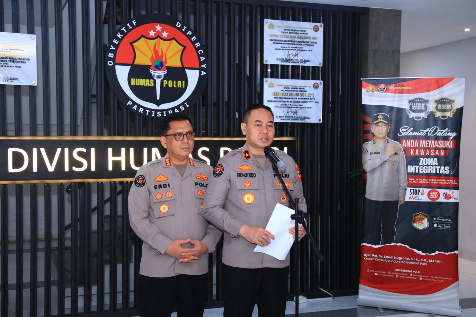 Kapolri Beri Kenaikan Pangkat Luar Biasa Anumerta untuk 3 Polisi yang Gugur dalam Tugas