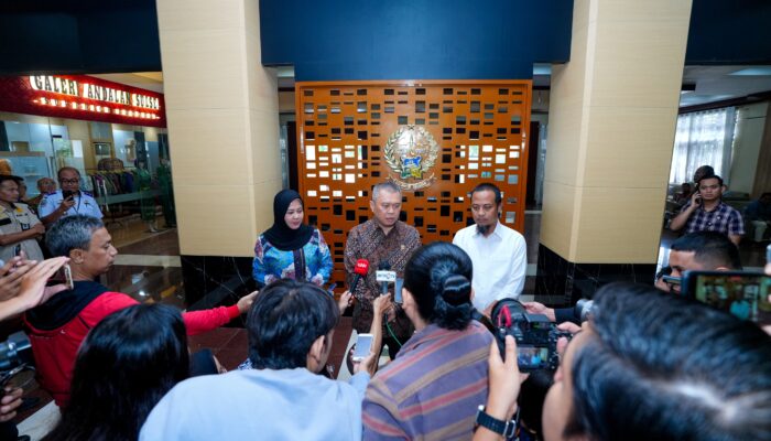 Gubernur Sulsel Usulkan Seaplane dan Bahas Kelanjutan Proyek Kereta dengan Menhub