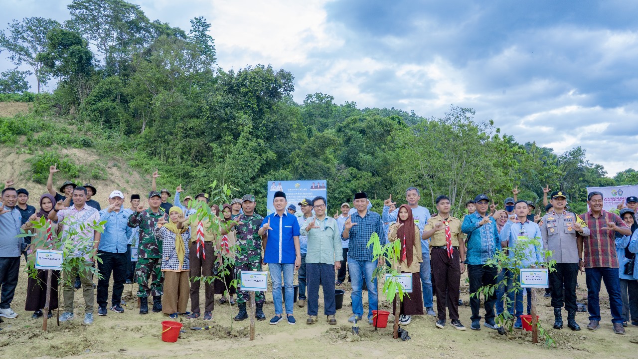 Tanam Pohon Serentak, PT Vale dan Pemprov Sultra Dorong Ekonomi Hijau