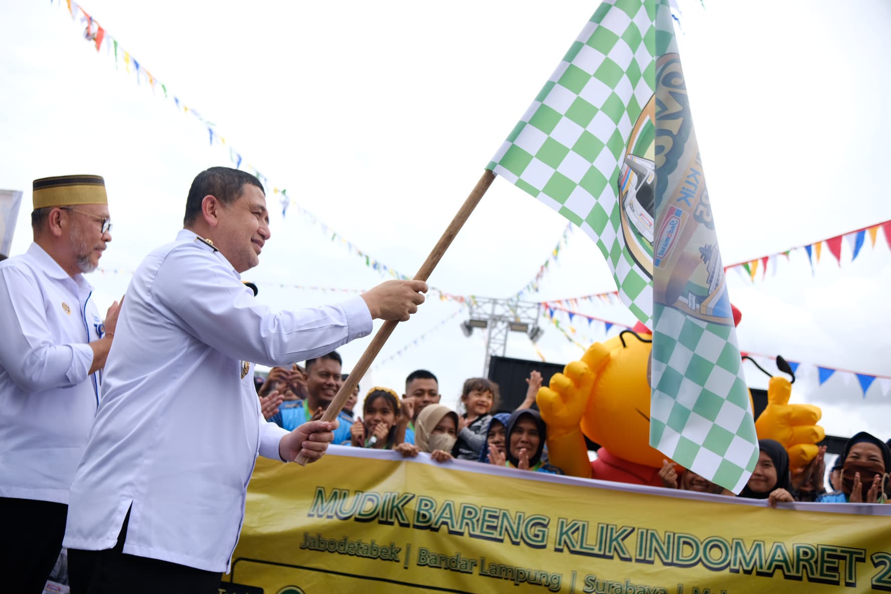 Wali Kota Munafri Lepas 400 Peserta Mudik Bareng Indomaret di Pelabuhan Pelindo