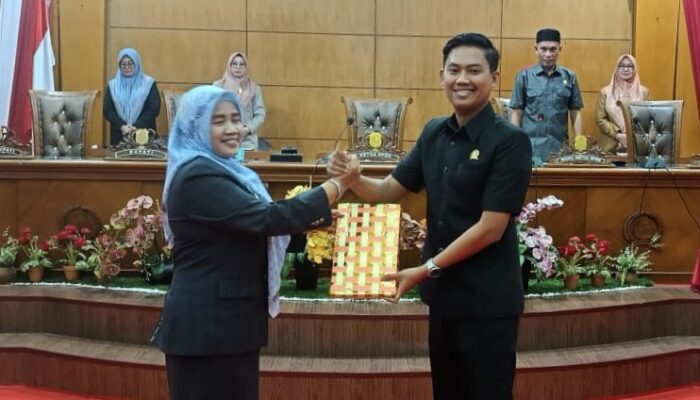 Pemkab Sidrap Serahkan LKPJ 2024 ke DPRD dalam Rapat Paripurna