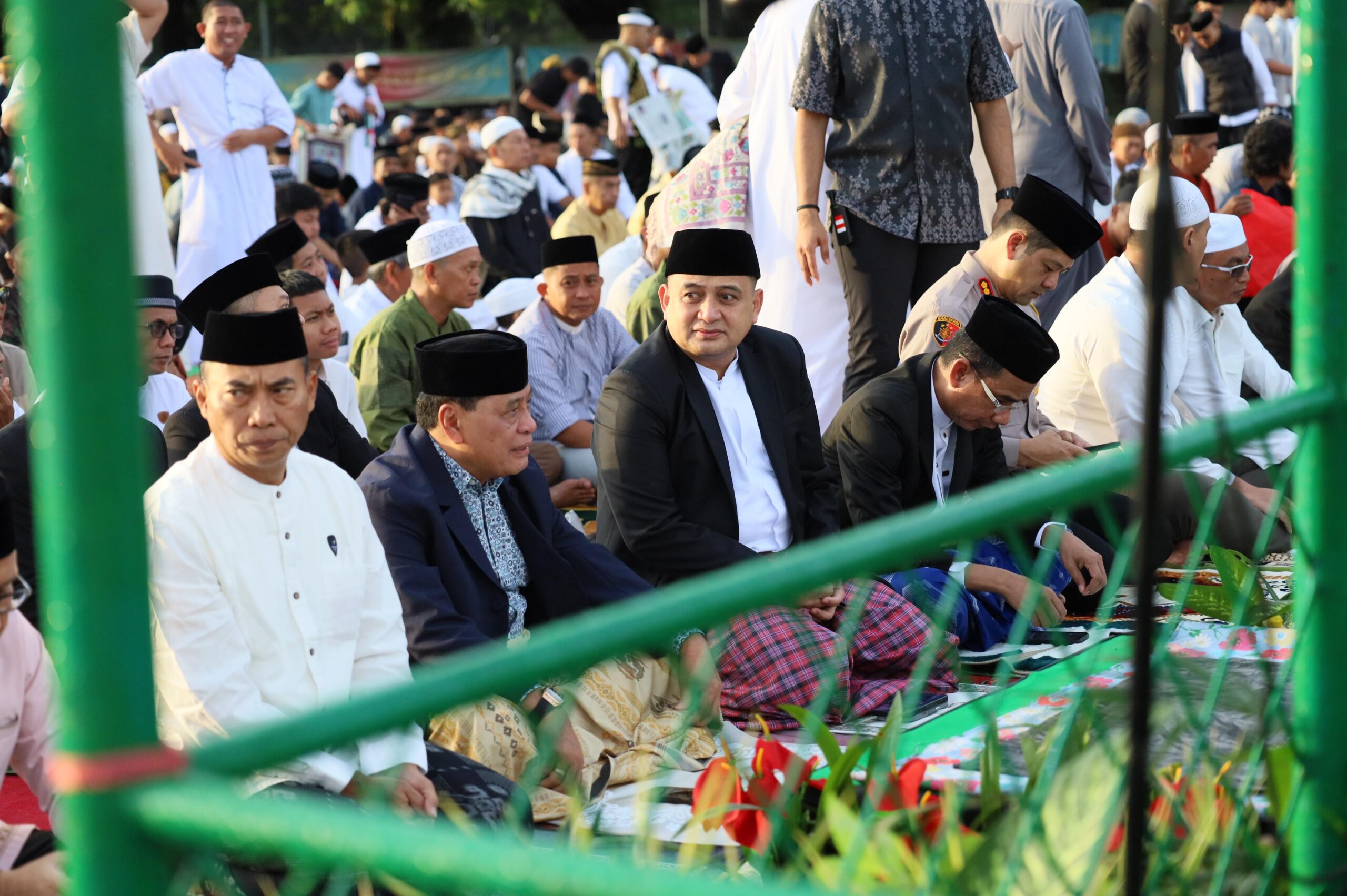 Wali Kota Makassar Munafri Arifuddin Ikuti Salat Idulfitri di Lapangan Karebosi