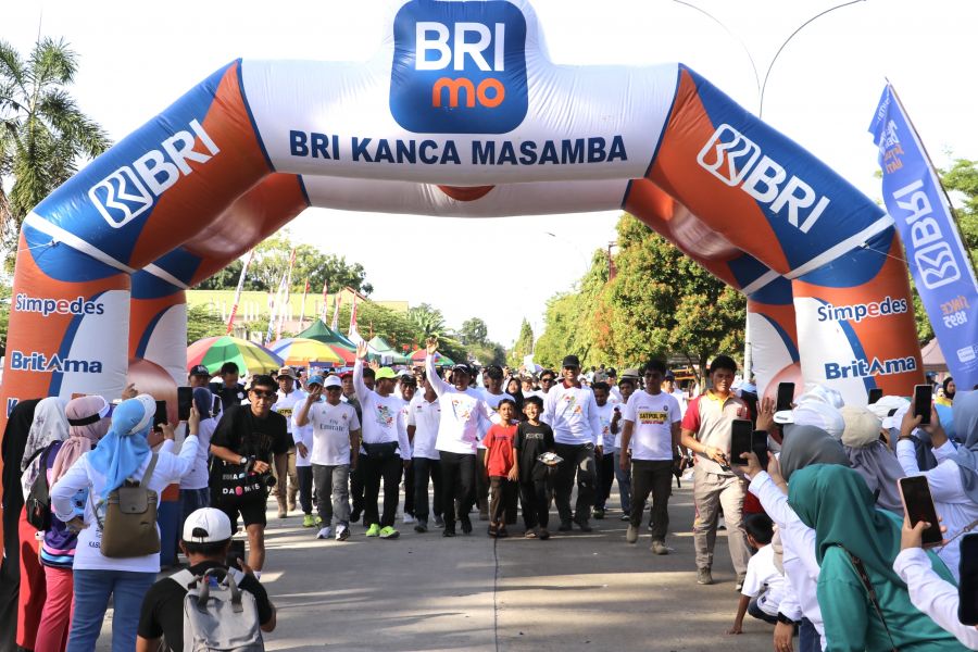 Ribuan Peserta Meriahkan Jalan Santai HUT ke-26 Luwu Utara