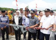Bupati dan Wakil Bupati Bone Resmikan Jembatan Sungai Angkue