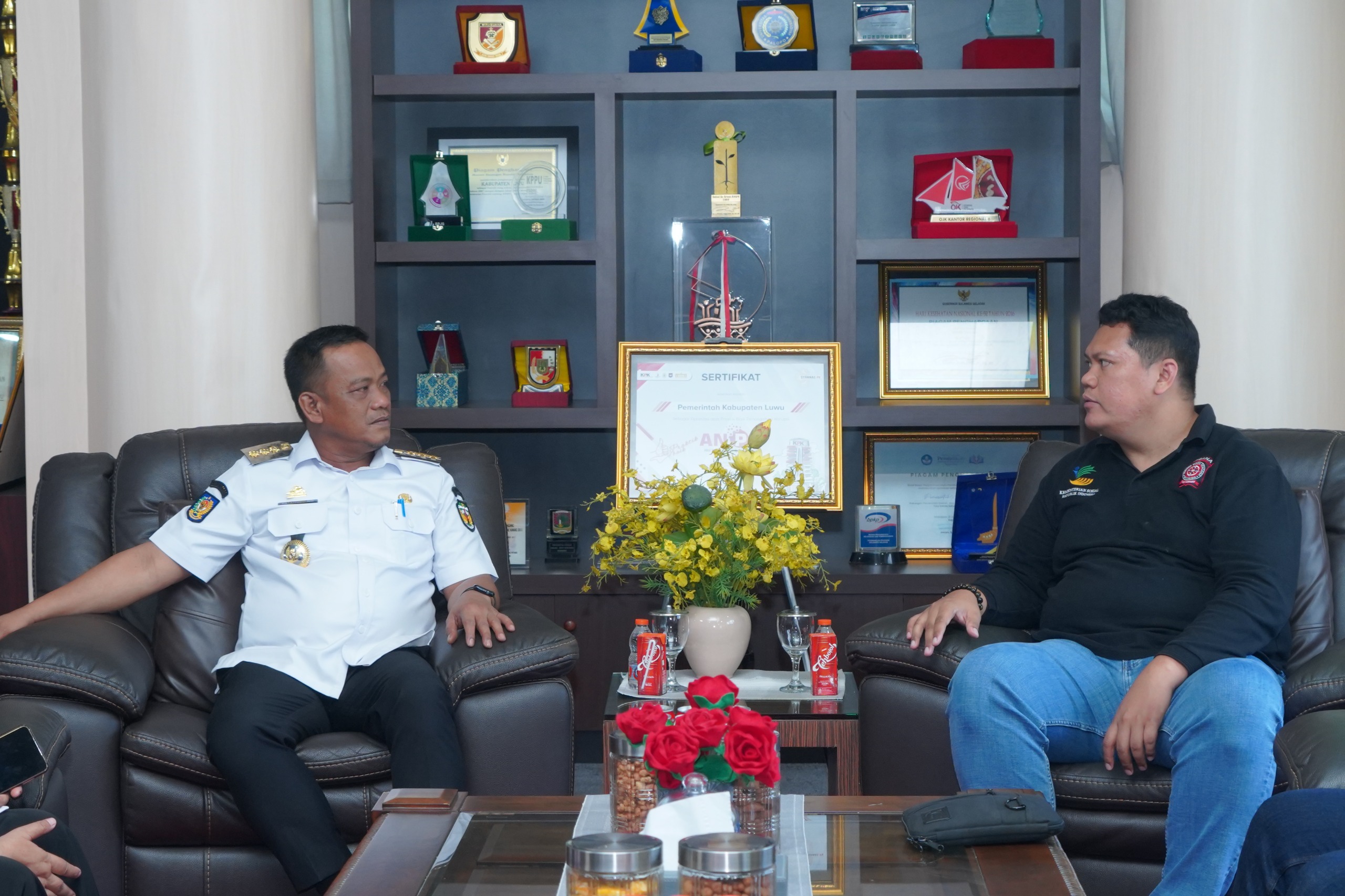 Bupati Luwu Terima Kunjungan Kementerian Sosial, Bahas Penanganan Korban Bencana