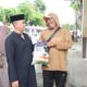 Kapolres Sidrap dan Keluarga Berbagi Sembako untuk Pengemudi Bentor di Pangkajene