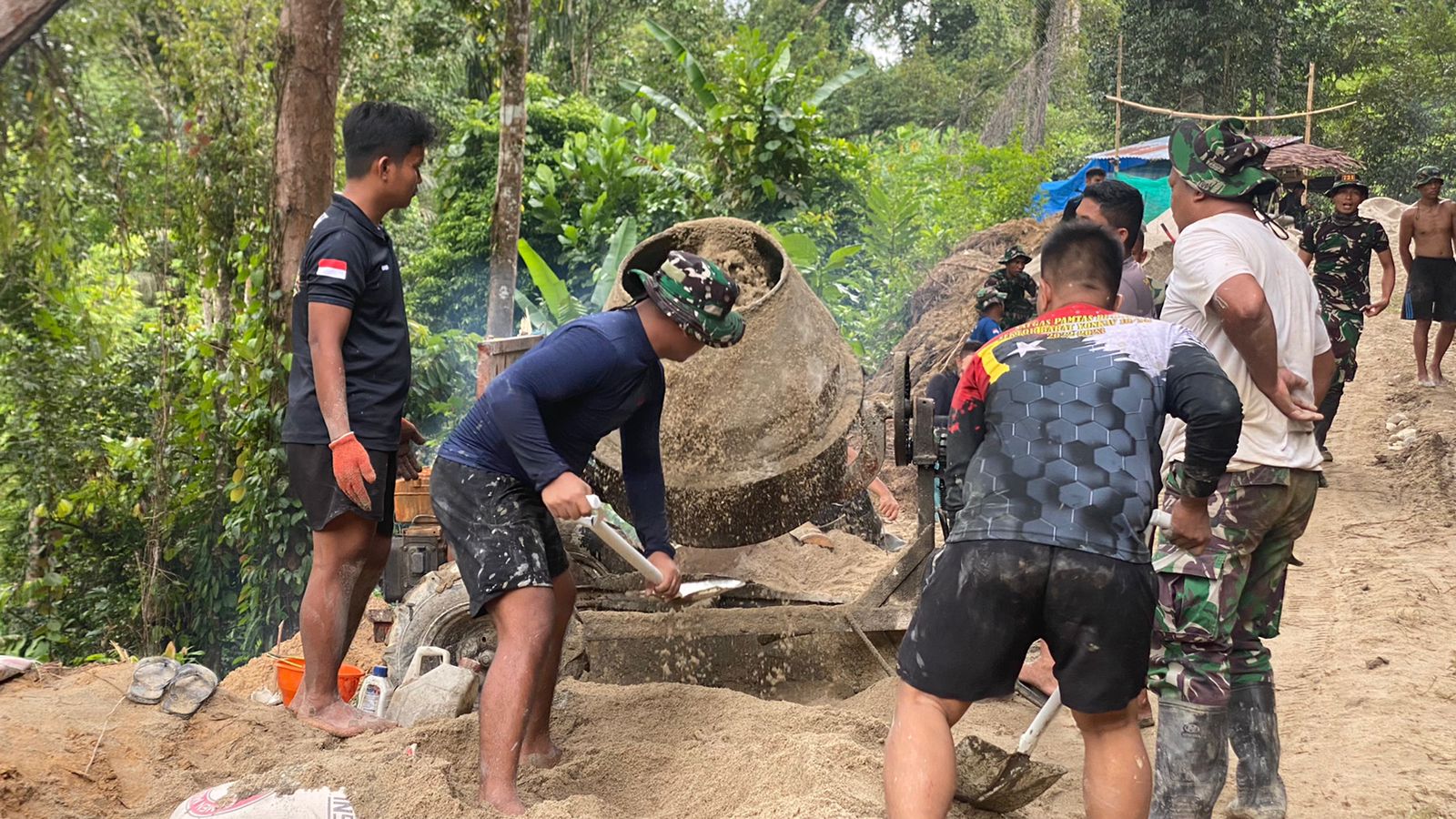 Cegah Banjir, TMMD Kodim 1403/Palopo Bangun Drainase di Pincara