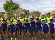 Gubernur Sulsel Bermain Bola di Lapangan Gaspa Selama 70 Menit