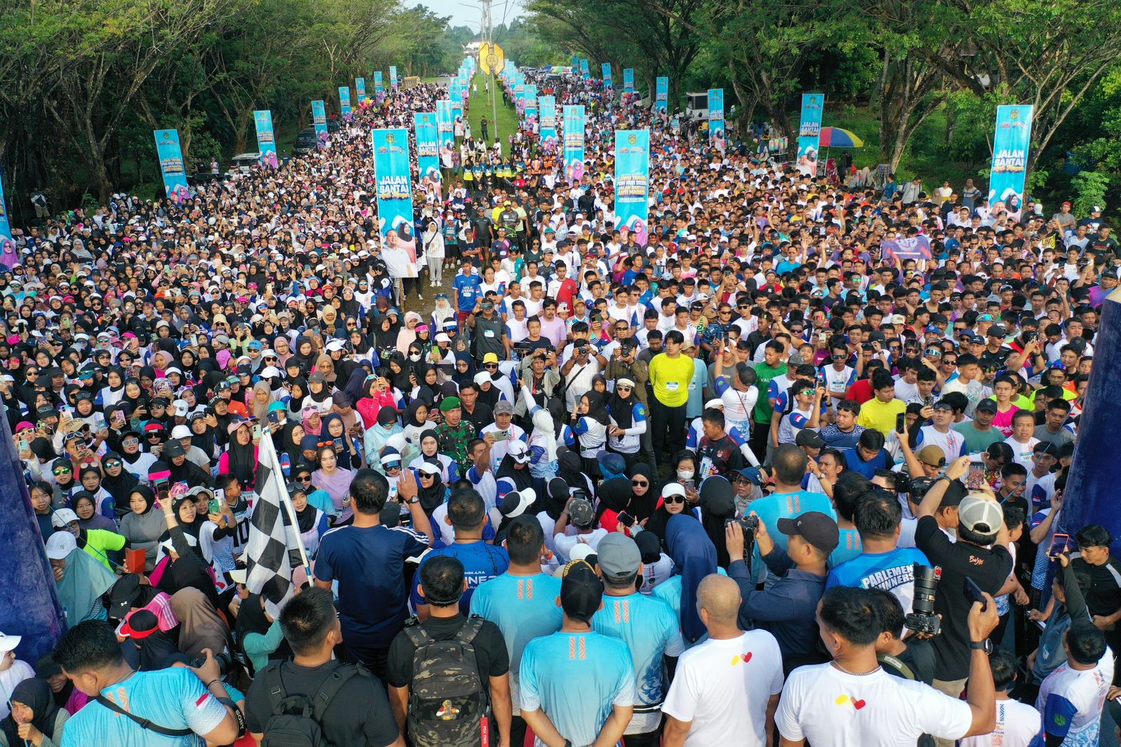 Tangis Bahagia Warnai Fun Run Lutim 2025
