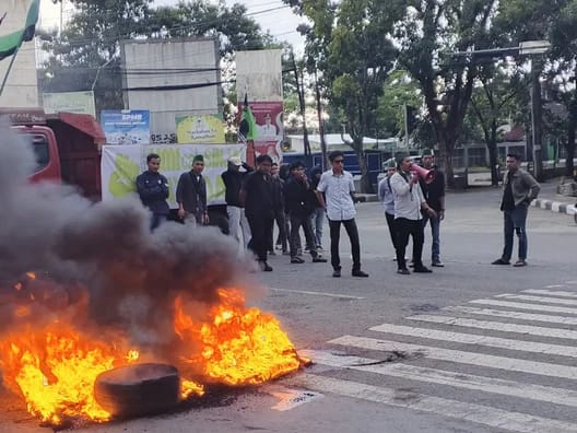 Tiga Kelompok di Sinjai Gelar Aksi Peringatan May Day 2025