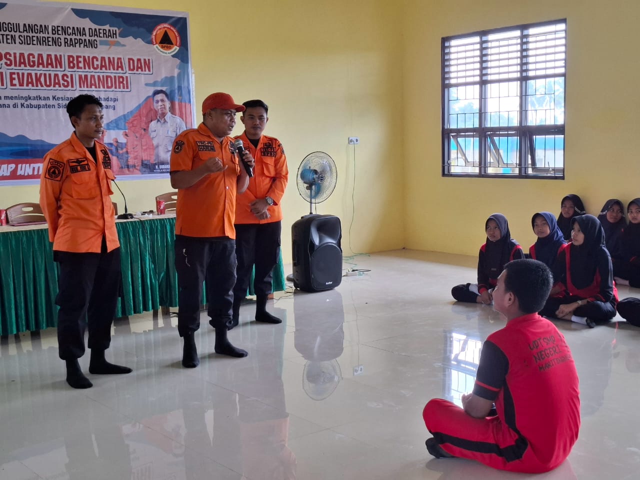 Masuk Sekolah, BPBD Sidrap Latih Pelajar Hadapi Bencana Lewat Simulasi
