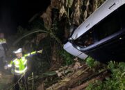 Mobil Terbalik di Jalan Poros Sabbang, Mantan Ketua HMI Cabang Palopo Alami Luka Serius