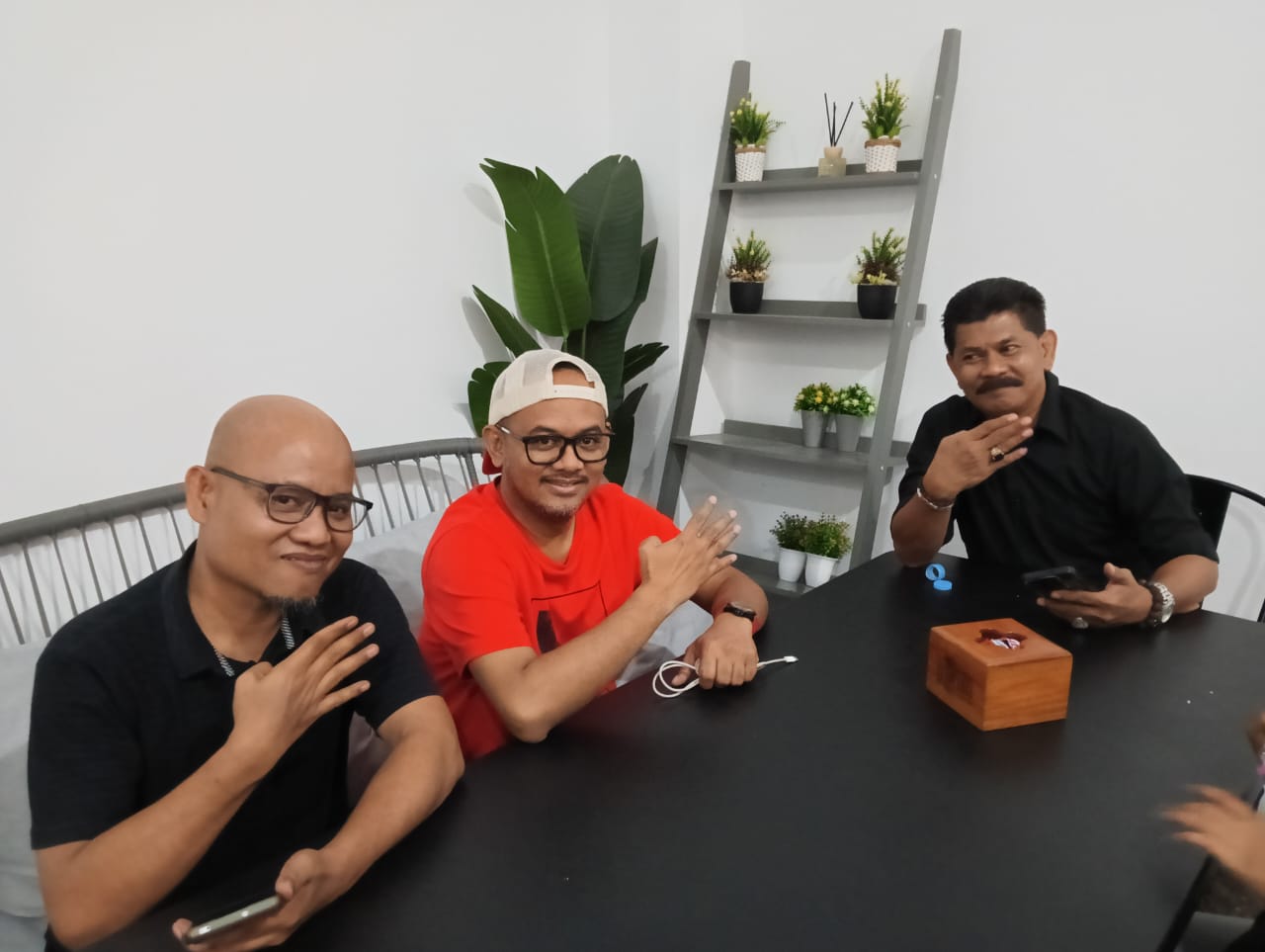Unggul Hitung Cepat, Naili – Ome Minta Pendukung Kawal Suara