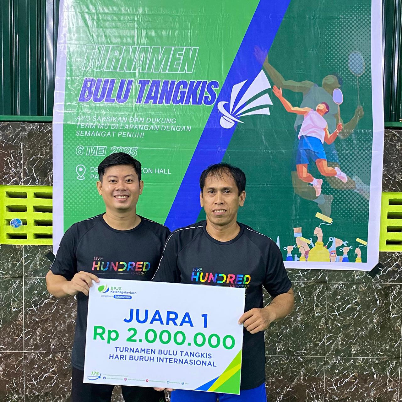 Tim Ganda Perumda TM Sabet Juara Turnamen Badminton Peringatan May Day