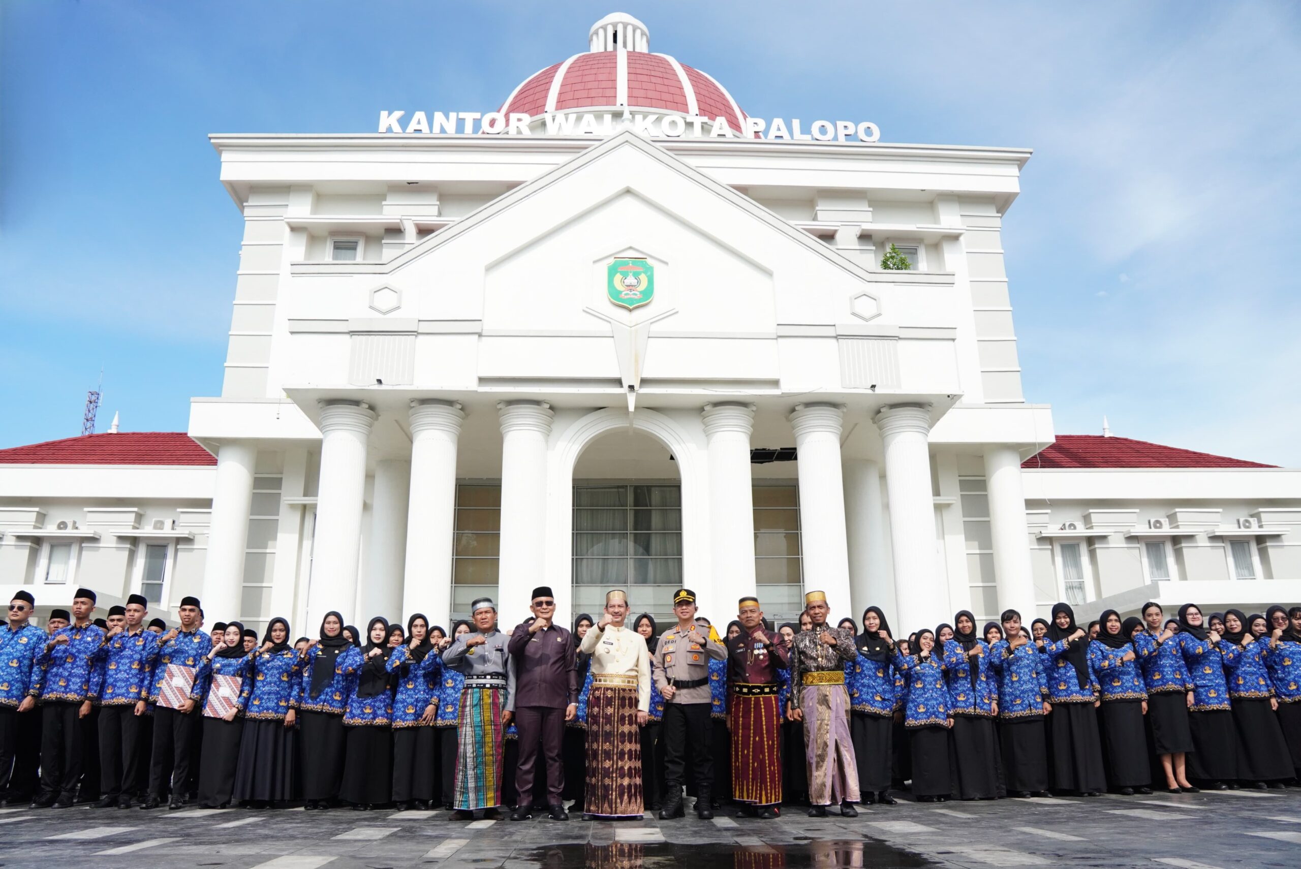 Firmanza Serahkan SK ke 196 CPNS Usai Upacara Hardiknas