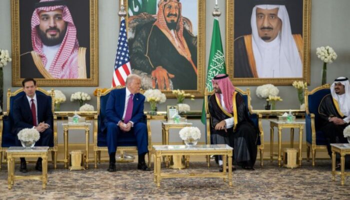 Trump Amankan Kontrak Senjata Rp2.352 Triliun dengan Arab Saudi