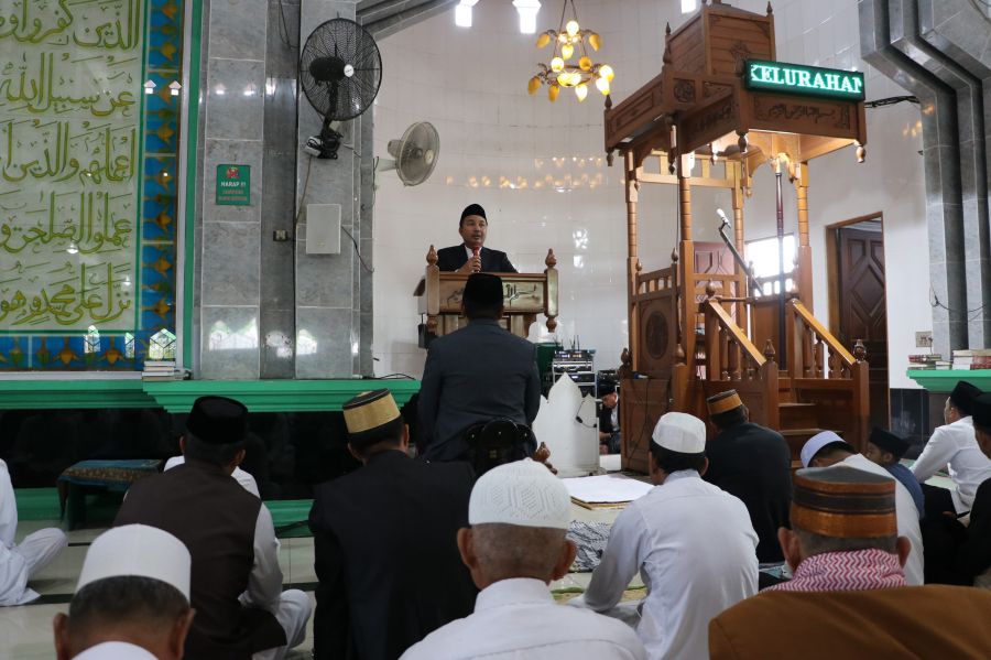 Bupati Lutra Ajak Warga Perkuat Iman dan Kepedulian Lewat Idul Adha