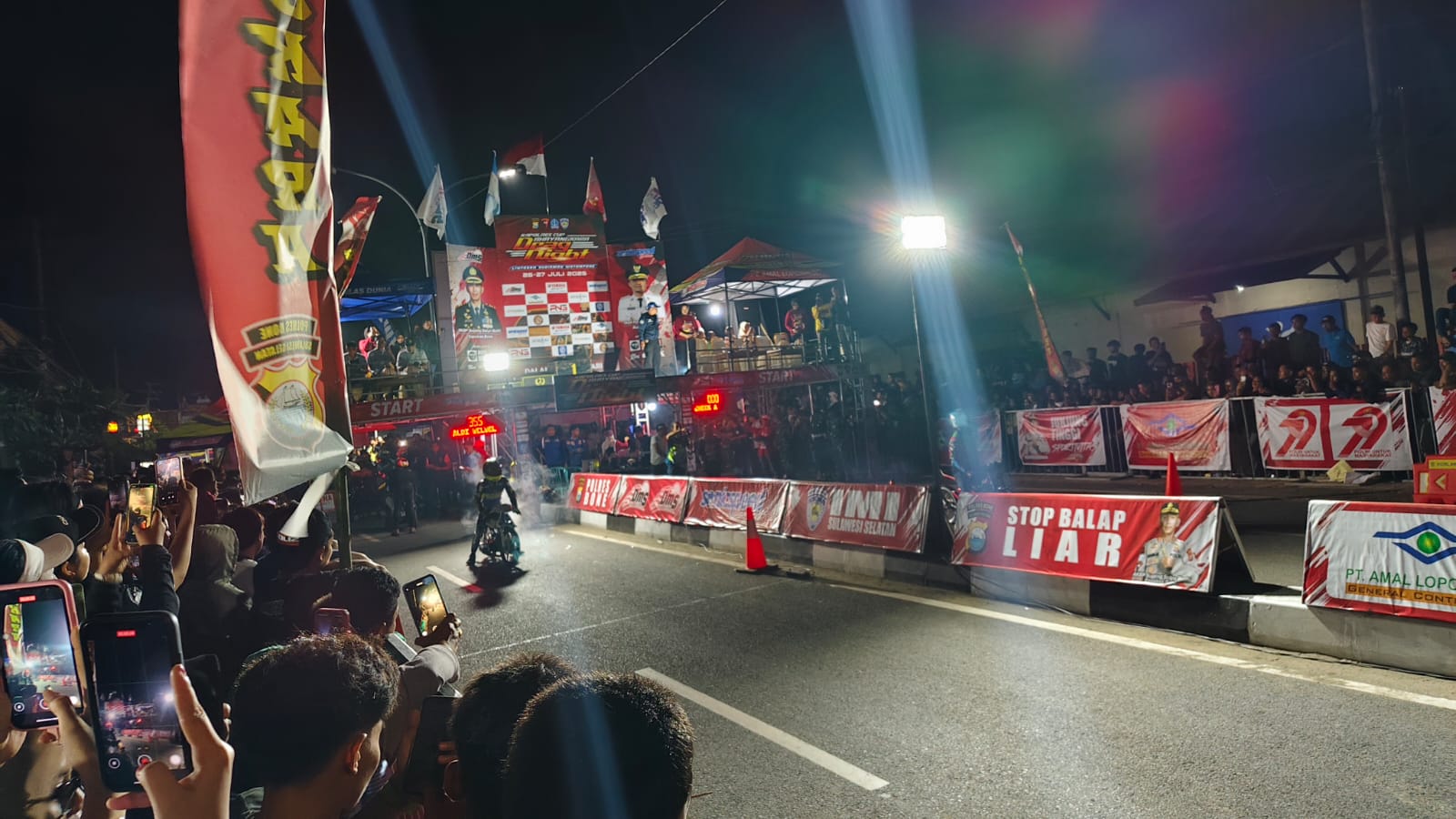 Kapolres Cup Bhayangkara Drag Night Pertama di Sulsel Disambut Meriah Warga Bone
