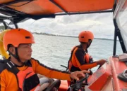 Boat Pemkab Mentawai Terbalik, 18 Penumpang Ditemukan Selamat
