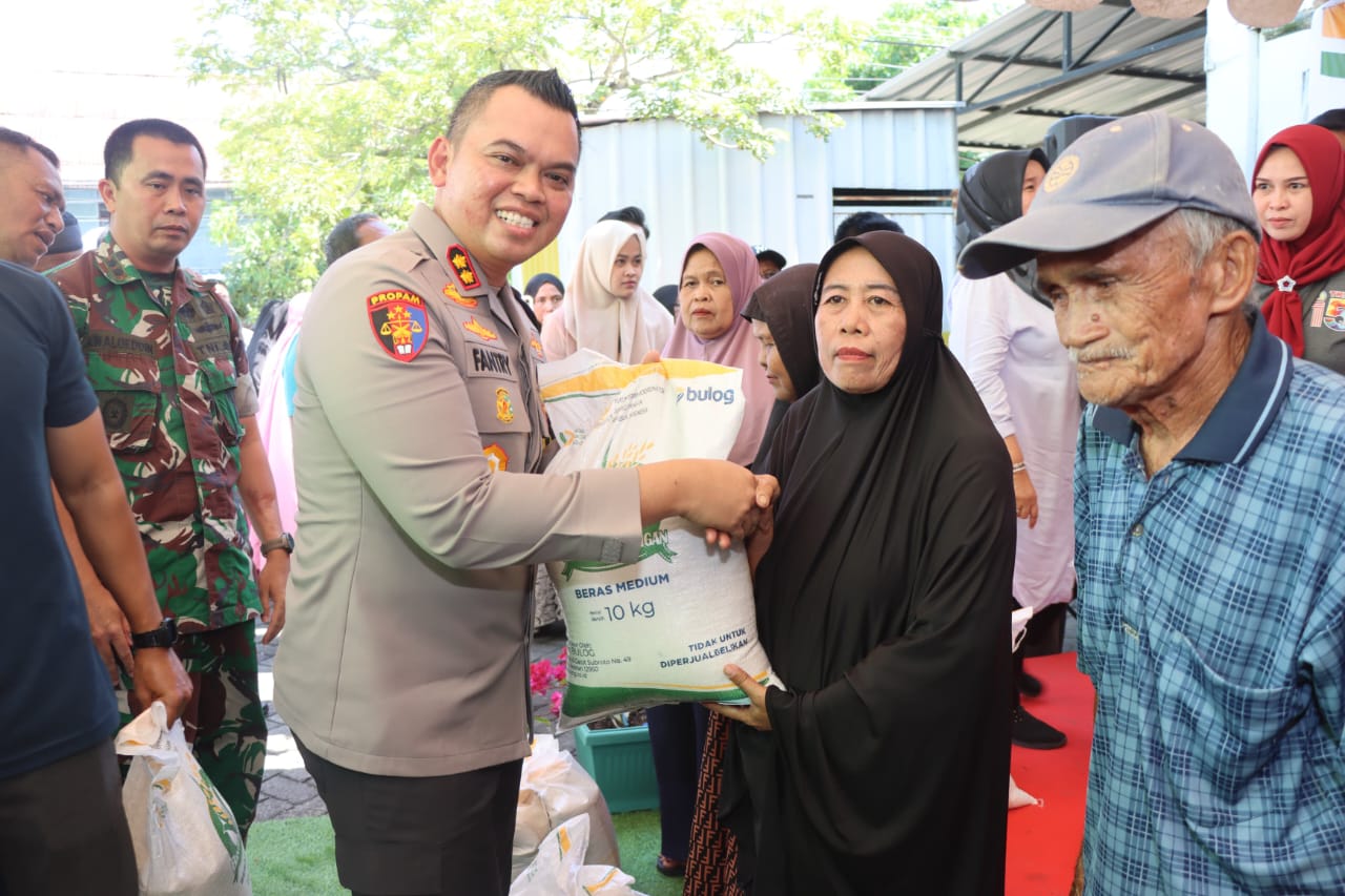 Kapolres Sidrap Kawal Distribusi Beras, Pastikan Tepat Sasaran