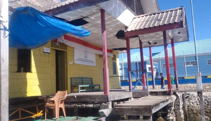 Kantor dan Rumah Jabatan Camat Pulau Sembilan Nyaris Roboh